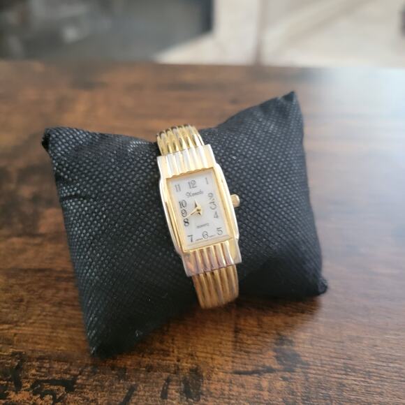 Vintage Watches Xanadu Gold Rectangular Quartz Ladies Watch Cuff Japan Movt - Picture 3 of 10